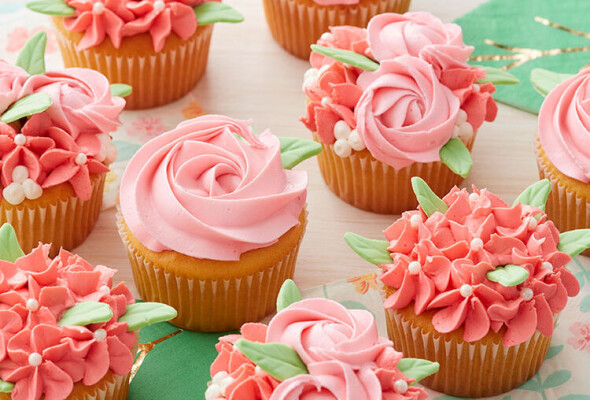 Pink and Coral spring cupcakes
